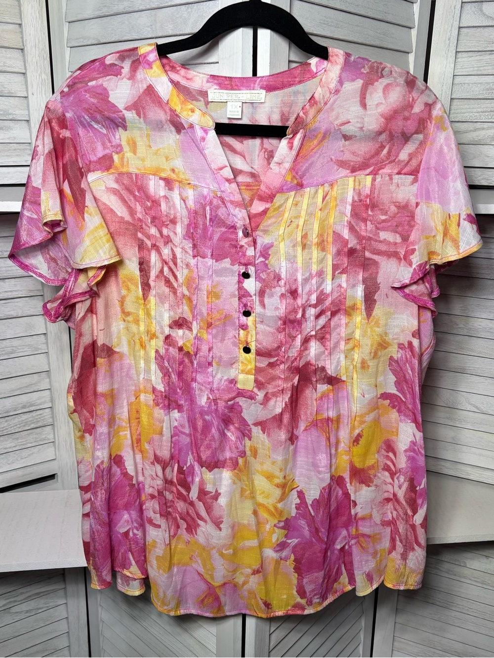 Juniper + Lime Floral Blouse 1X Pink Yellow Flutter Sleeve Pintuck Top